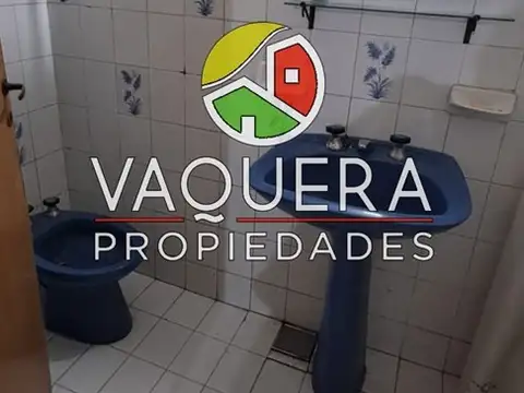 Casa 5 ambientes con 2 baños