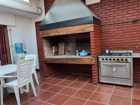 CASA 5 AMBIENTES CON QUINCHO+ CASA ADELANTE.