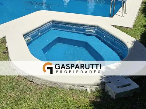 Casa en Venta con 4 cocheras