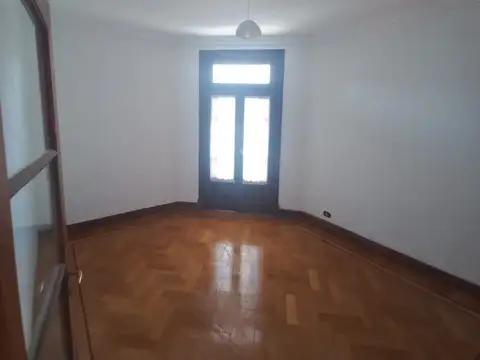 Teniente General Juan Domingo Perón 2300, Piso 5