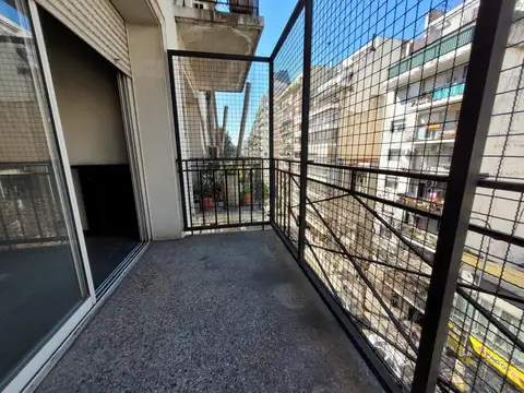 Venta 4 ambientes,balcón, APTO PROF,excelente ubic Caballito