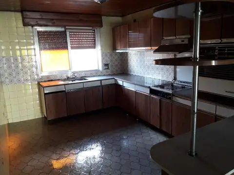 Casa 4 ambientes con 4 baños