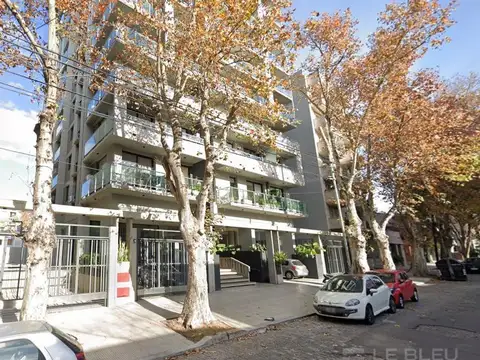 VENTA COCHERA  CUBIERTA EN VILLA URQUIZA