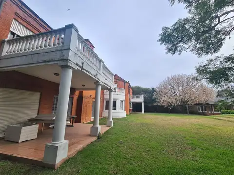 Imponente casa a refaccionarse en Lomas de San Isidro, sobre 2700 m2