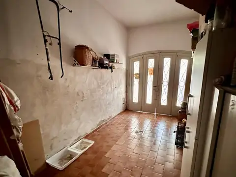 Casa 8 ambientes con 1 baño