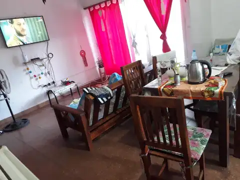 CASA EN BARRIO LOS LAURELES