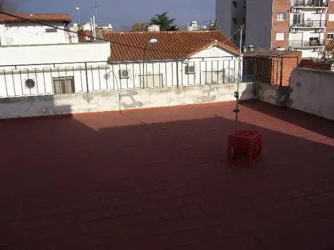 Caseros 1800, Piso 1