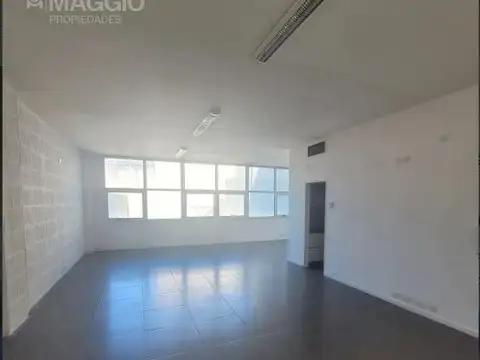 Oficina en Alquiler en Ramos Mejia Sur, $ 890.000