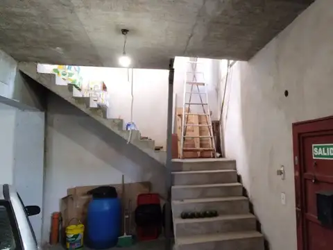 VENTA DEPOSITO GALPON LOSA COCHERA BERNAL QUILMES