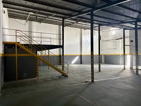 Galpon en Alquiler 30  mts Fondo