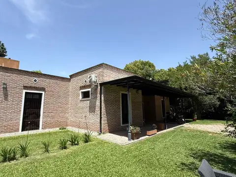 Excelente Casa Quinta en venta B° Hosteria Sur