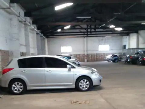 Concordia - Cochera  con capacidad para 31 vehículos ! 900 m2.