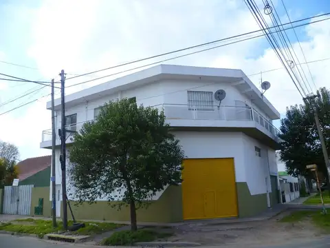 Av Rosas Castillo 1900