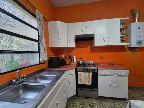 Departamento de pasillo APTO CREDITO Un dormitorio Florida 170 bis Barrio Industrial