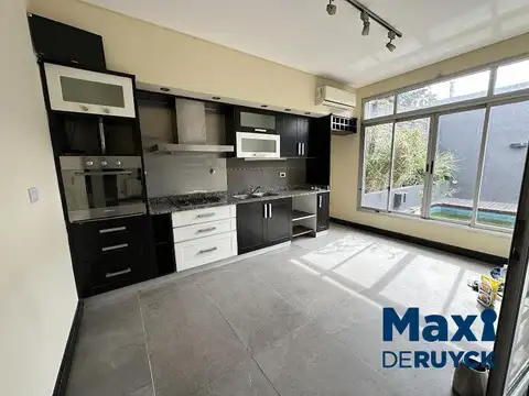 Casa de 5 ambientes con excelente ubicación