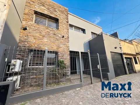Casa de 5 ambientes con excelente ubicación
