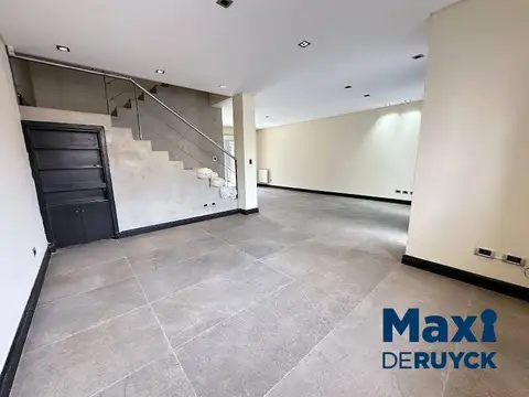 Casa 5 ambientes con 4 baños