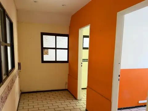 Oficina en Alquiler en Adrogue, $ 400.000