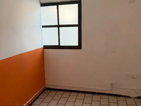Oficina en Alquiler en Adrogue, $ 400.000