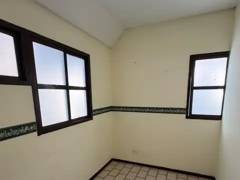 Oficina en Alquiler 60 años