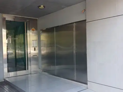 Sarmiento 1900, Piso 1