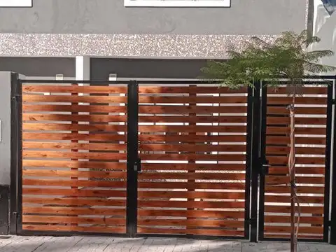 Gorostiaga e/ Jacaranda y Carlos Malbrán