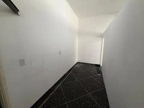 Local en Alquiler en Sarandí, $ 450.000