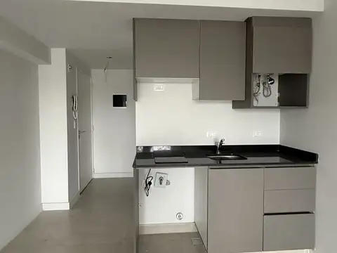 ALQUILER OFICINA  MONOAMBIENTE  C/ BALCÓN  A ESTRENAR AL FRENTE  VILLA URQUIZA