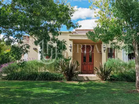 Casa en Estancias Del Pilar-La Argentina
