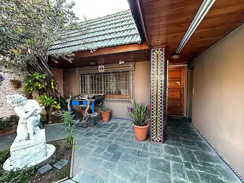 Casa 3 dorm. con parque y cochera - Apta crédito