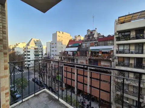 ALQUILER Departamento de 2 ambienes en Belgrano. Excelente ubicación. Muy buen estado. Cocina independiente con lavadero