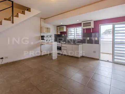 Departamento 2 Ambientes en Dúplex con balcón aterrazado - Bajas expensas -
