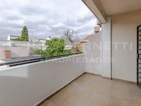Departamento 2 Ambientes en Dúplex con balcón aterrazado - Bajas expensas -
