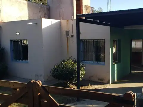 Venta casa + dos locales comerciales en Merlo San Luis