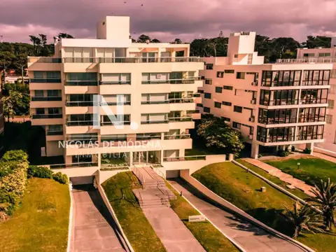 Departamento en venta frente al mar.