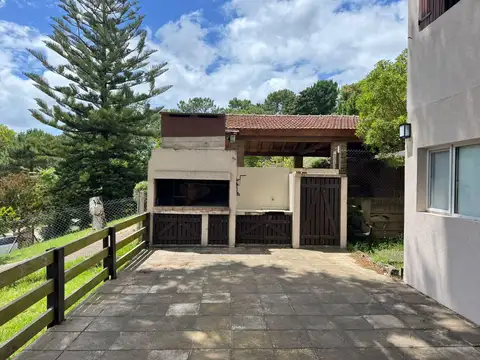 Casa 2 ambientes con 1 baño