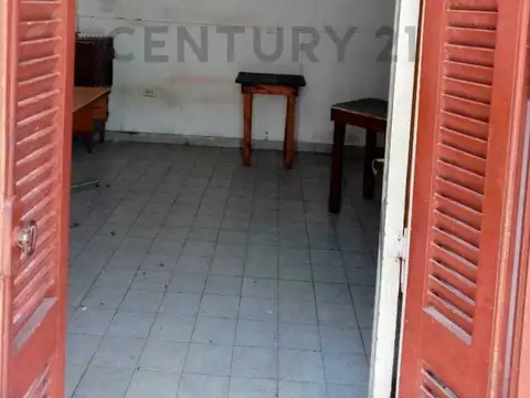 115 entre 61 y 62 , Piso 0