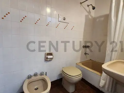 Depto Tipo Casa en Venta en Flores, USD 112.000