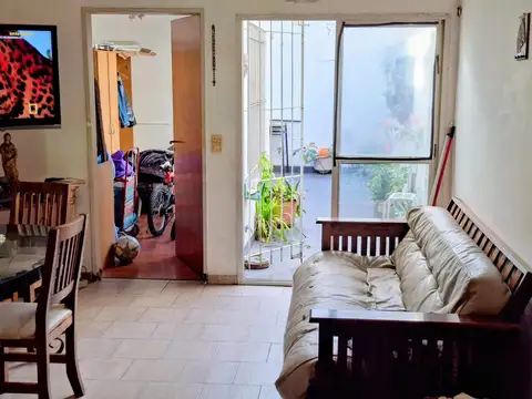 Rafaela 4800, Piso PB