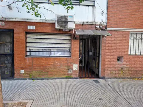 PH Tres ambientes dos patios en planta baja, en Venta Villa Luro