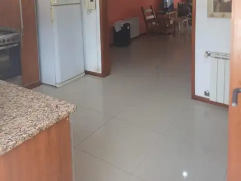 Casa 7 ambientes con 3 baños