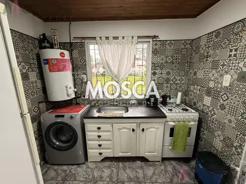Casa en Alquiler con 2 cocheras