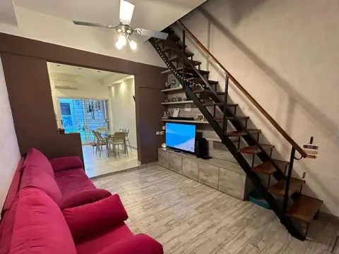 Casa 5 Ambientes con Garage Local a la Calle Quilmes Centro