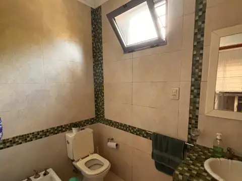 Casa 4 ambientes con 3 baños