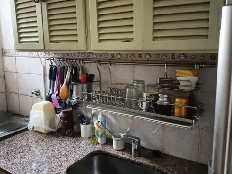Departamento 3 ambientes en 2do piso. Excelente ubicacion.