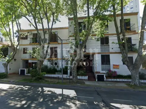 Departamento 3 ambientes en 2do piso. Excelente ubicacion.