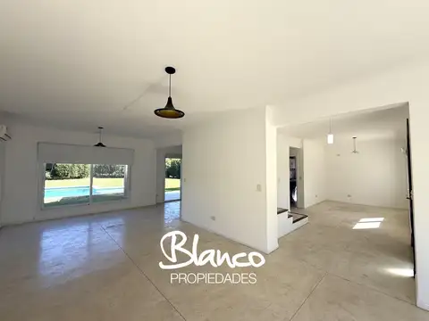 Casa 4 ambientes con 3 baños