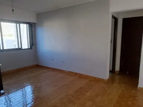 Depto Tipo Casa en Alquiler de 2 ambientes