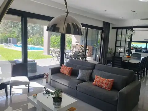 Casa en Venta en Pilar Privado, USD 750.000