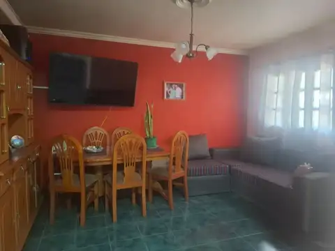 Casa 6 ambientes con 1 baño
